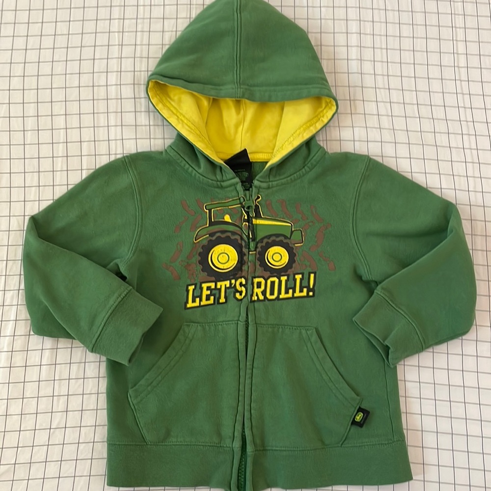 John Deere 3T zip up jacket in good used condition.
